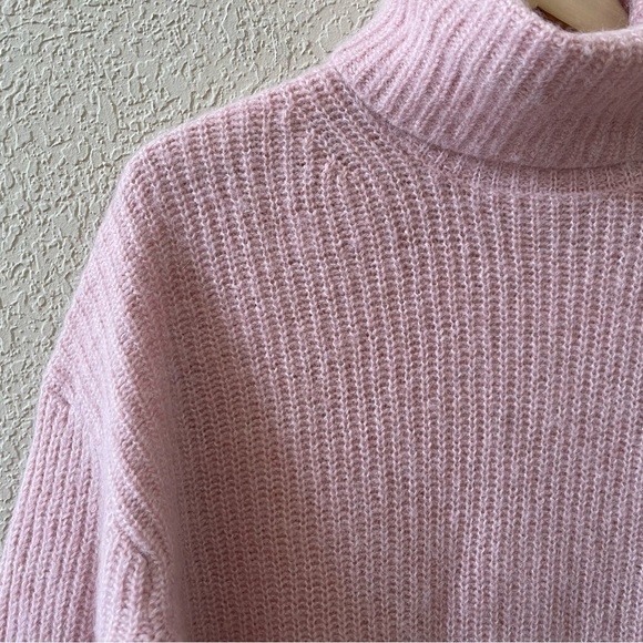 J. Crew Sweater Turtleneck Wool Alpaca Cozy  Brushed Yarn Casual Classic Pink S - Picture 8 of 13